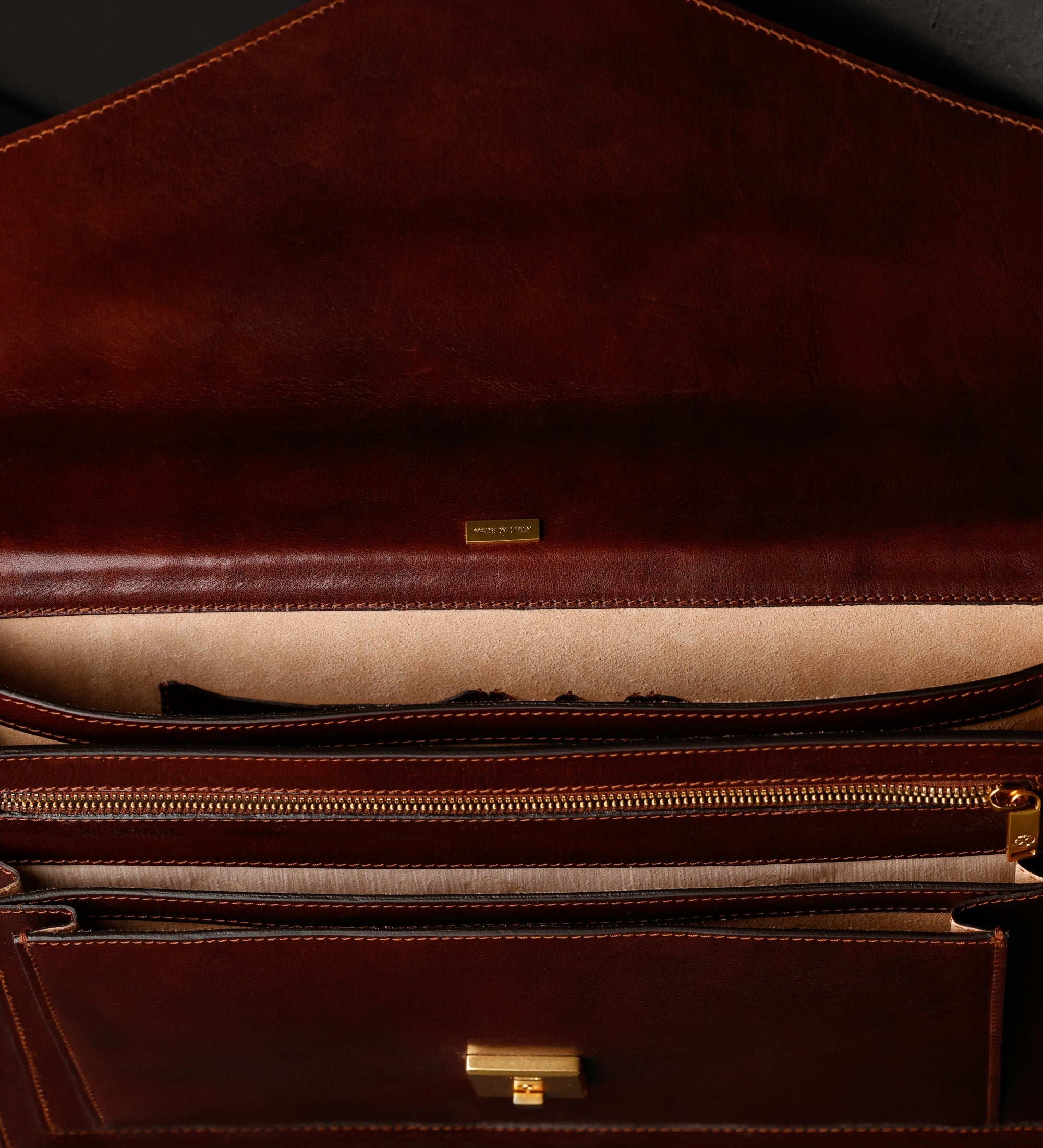 Mallette en cuir au design classique The Magus