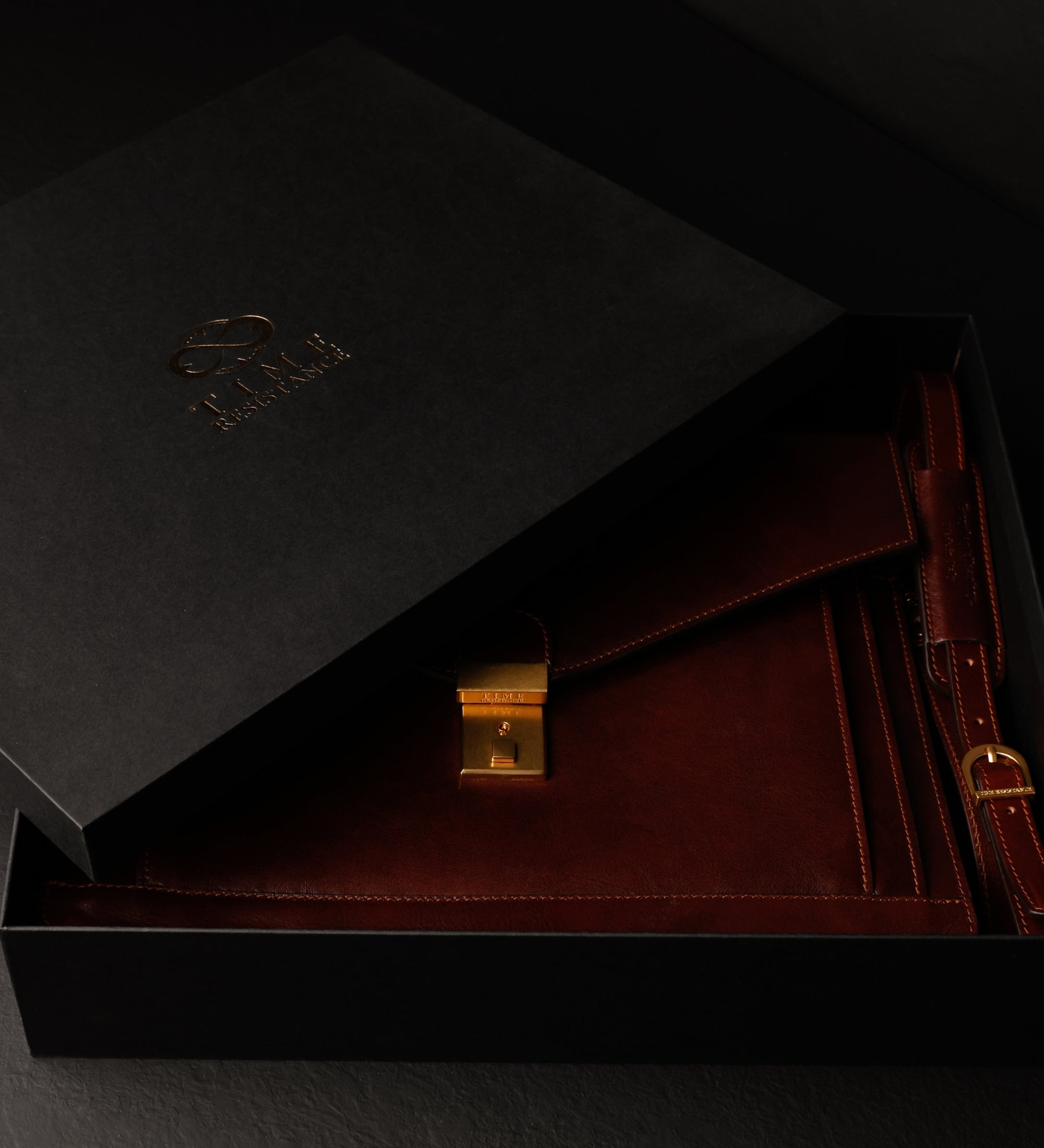 Mallette en cuir au design classique The Magus
